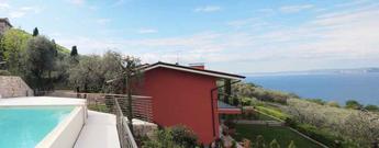 Appartement 393140 voor 6 personen in Torri del Benaco